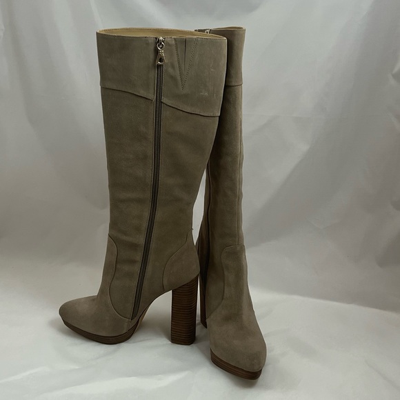 NEVER WORN TAN BCBG MAXAZRIA LEATHER SUEDE - Picture 3 of 12